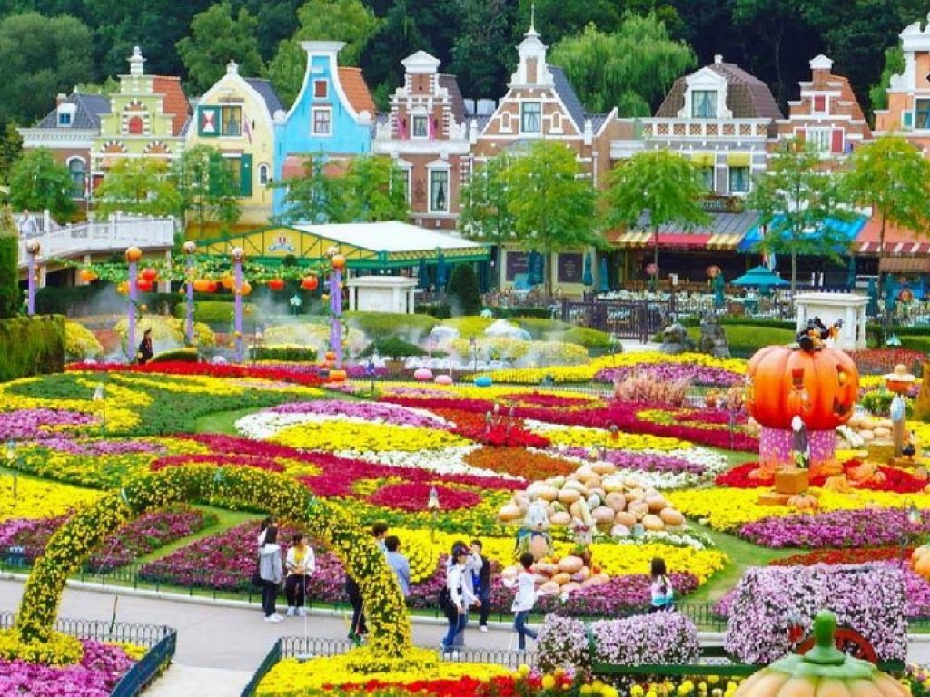Traveling Everland Theme Park and Shopping in Seoul 0