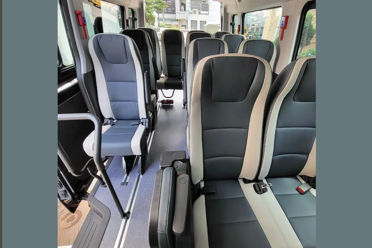 Taxi & Airport Transfer in Korea using Korea / Seoul 15 seaters van  2